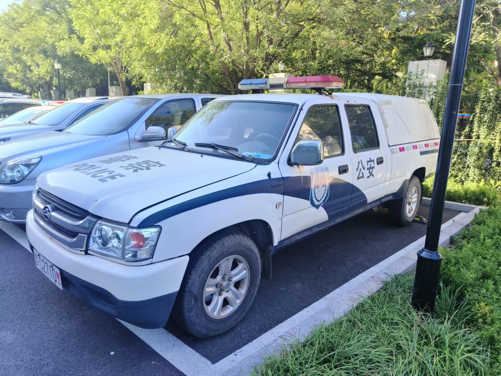 2.魯C2710警、魯C2760警、魯C2770警機(jī)動(dòng)車(chē)三輛
